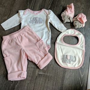 Gymboree Girls Outfit with Bib and shoes 0-3 Month